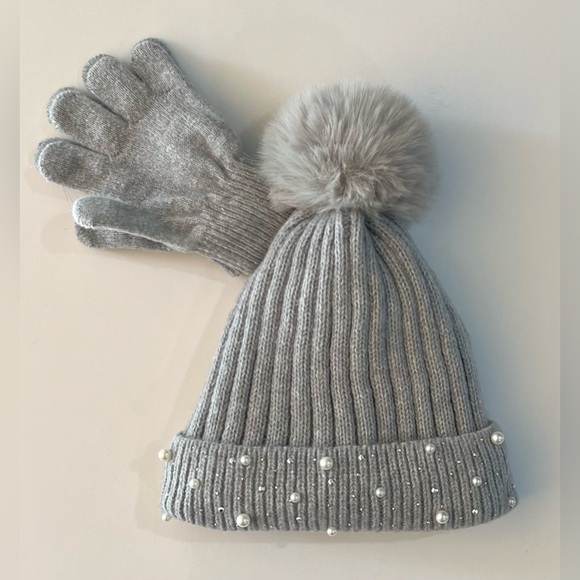 Inmocean Other - Cozy Grey Knit Hat and Gloves Set